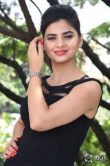 Kamna Ranawat Interview About Selfie Raja